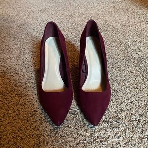 Beautiful burgundy heels.